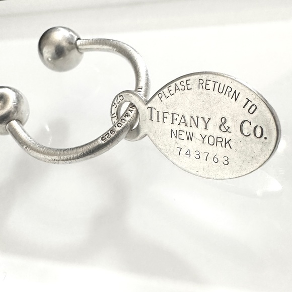 ❌SOLD❌ 💎 Tiffany & Co. Sterling Silver 'RETURN TO TIFFANY' Dog Tag Keyring - Picture 7 of 13